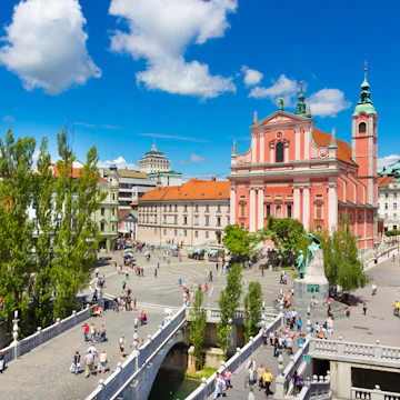 500px Photo ID: 144389887 - Romantic Ljubljana city center. River Ljubljanica, Triple Bridge - Tromostovje, Preseren square and Franciscan Church of the Annunciation. Ljubljana Slovenia Europe.