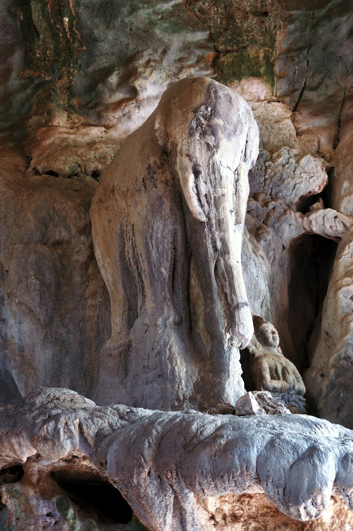 Elephant-shaped stalagmite, Tham Sang.
