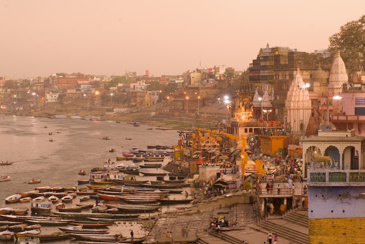 Man Mandir Ghat, Varanasi, Uttar Pradesh, India, Asia