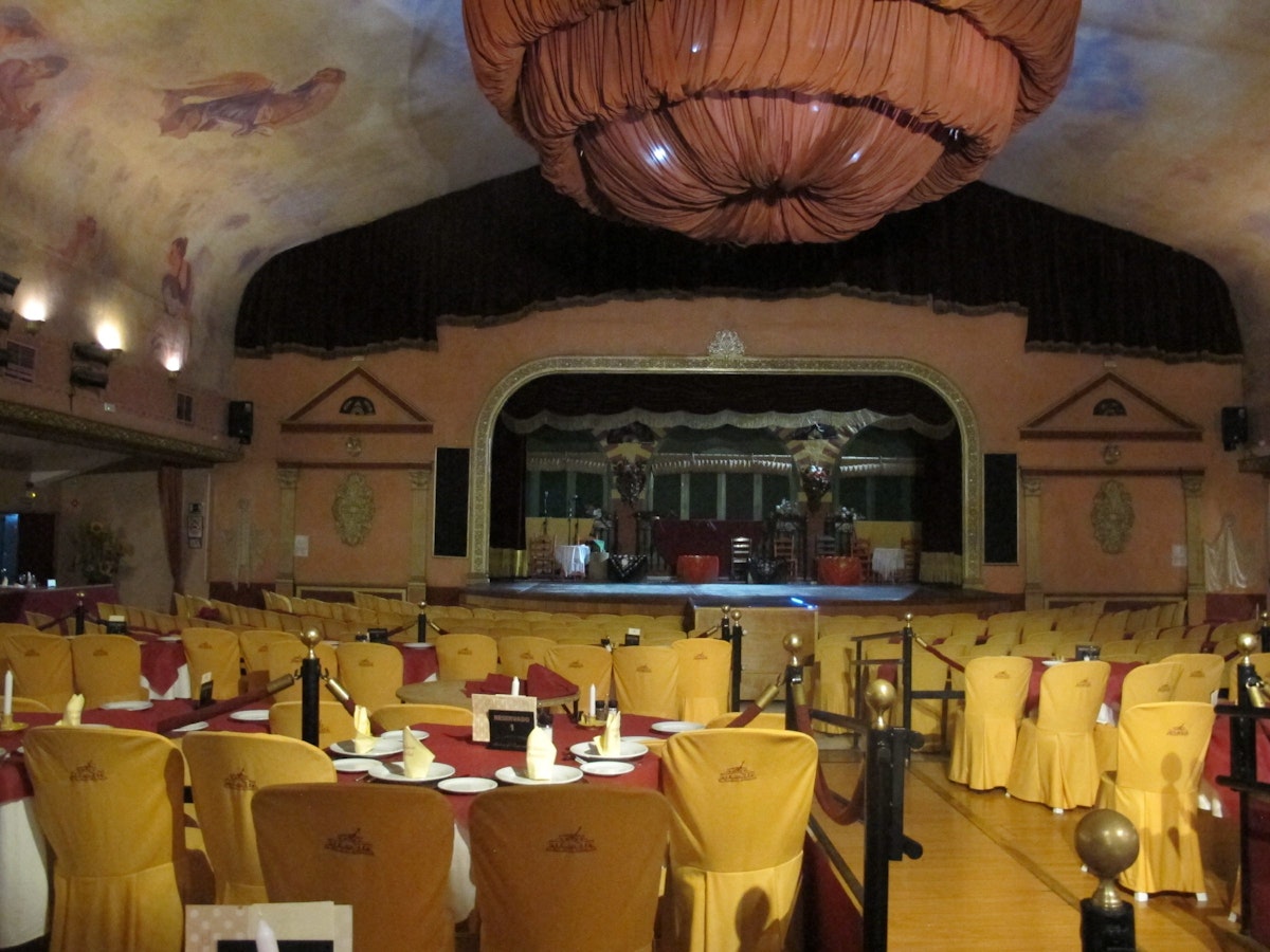 El Palacio Andaluz flamenco venue seats and stage