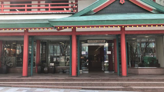 Street entrance on the boulevard, Omote-sando, Harajuku & Aoyama
