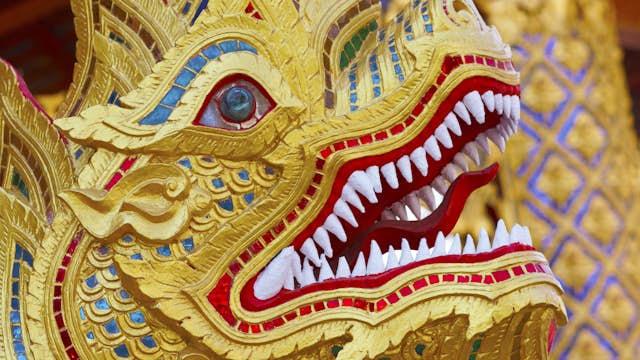 Dragon's head at Wat Phra Sing.