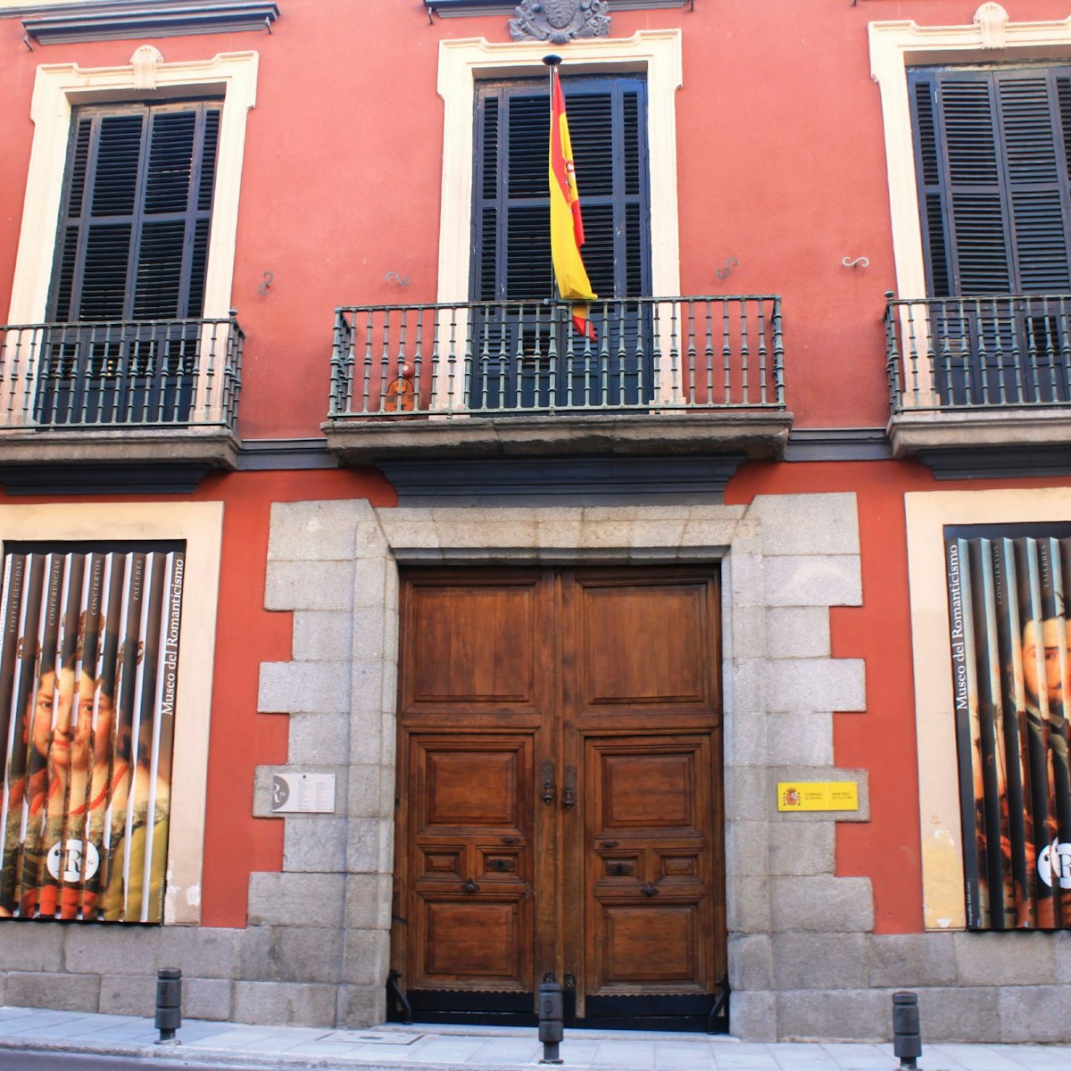 The Spanish flag flies outside of the Museo del Romanticismo.