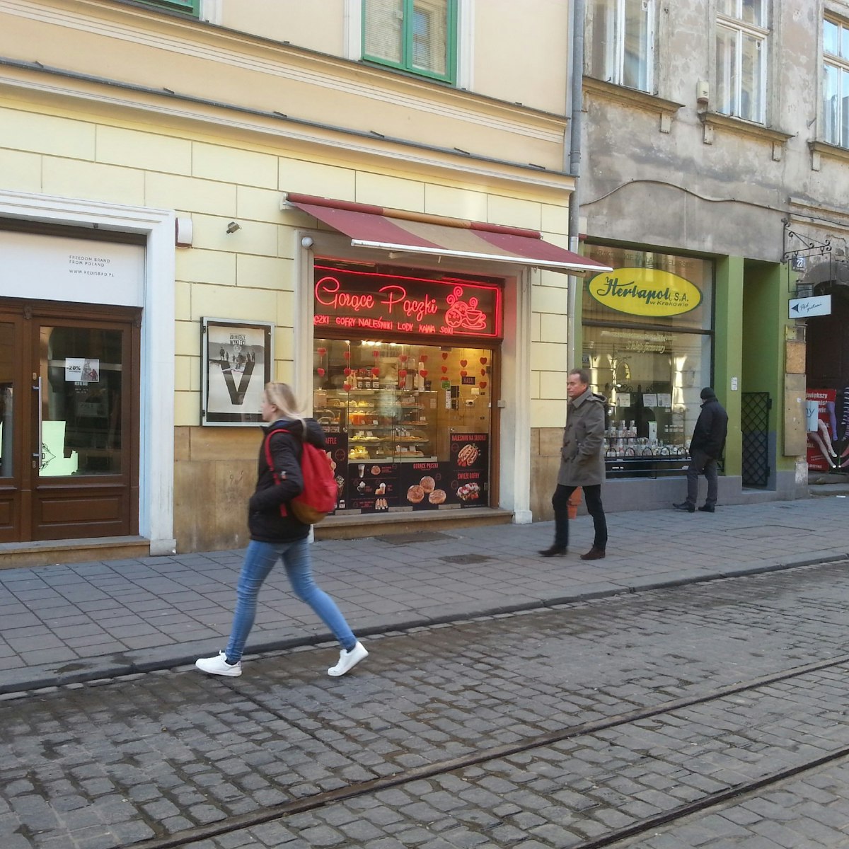 Gorace Paczki, as you head into the square, you'll notice this neon window