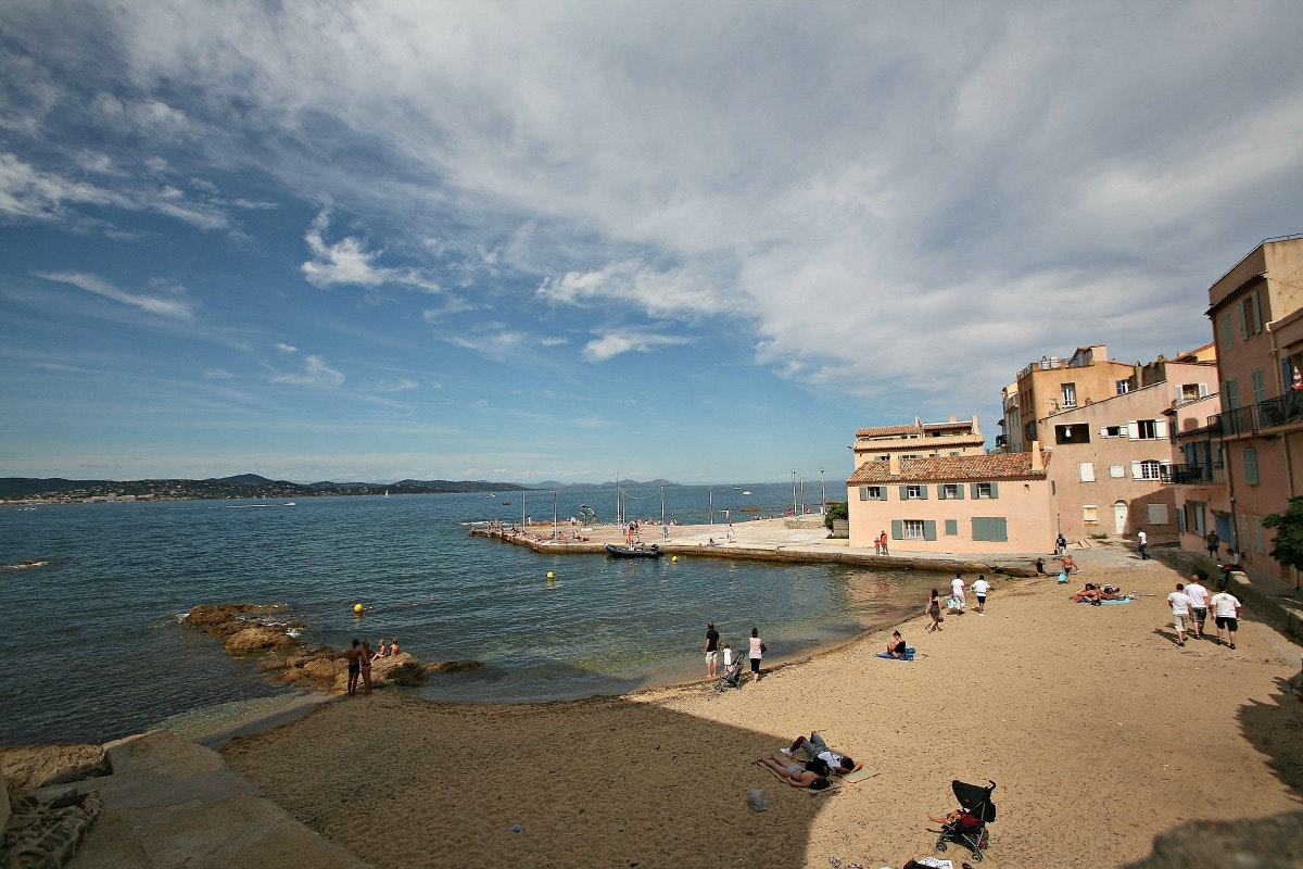 ST TROPEZ, FRANCE - AUGUST 09:  A general view of the 'La Ponche' area on August 9, 2011 in St Tropez, France.  (Photo by Marc Piasecki/Getty Images)