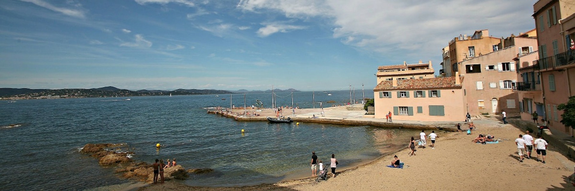 ST TROPEZ, FRANCE - AUGUST 09:  A general view of the 'La Ponche' area on August 9, 2011 in St Tropez, France.  (Photo by Marc Piasecki/Getty Images)