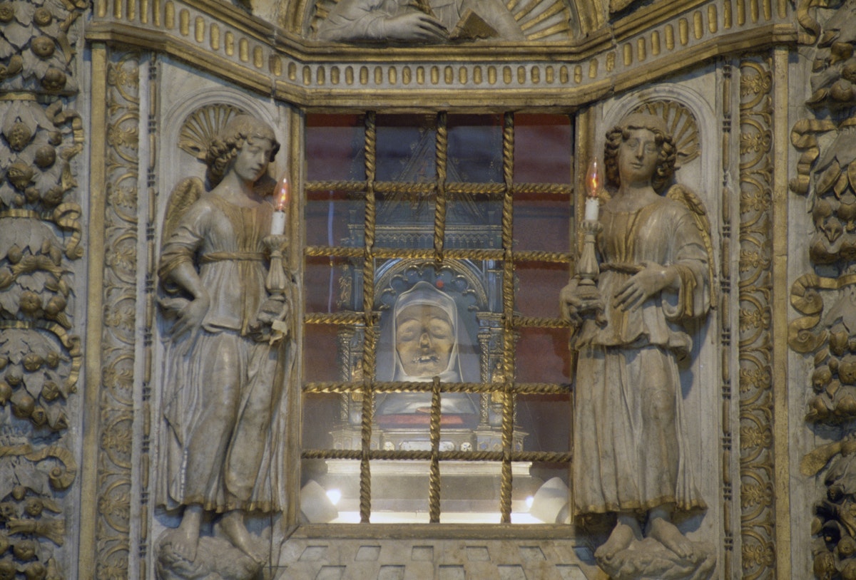 St Catherine of Siena's incorrupt head, marble altar by Giovanni di Stefano, 1469, interior of Basilica of San Domenico, historic centre of Siena (UNESCO World Heritage List, 1995), Tuscany, Italy