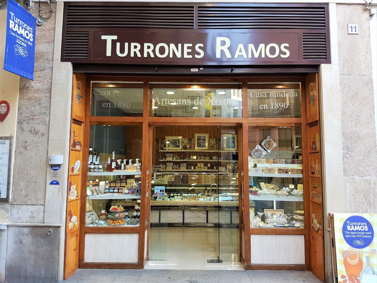 Entrance of Turrones Ramos pasticceria.