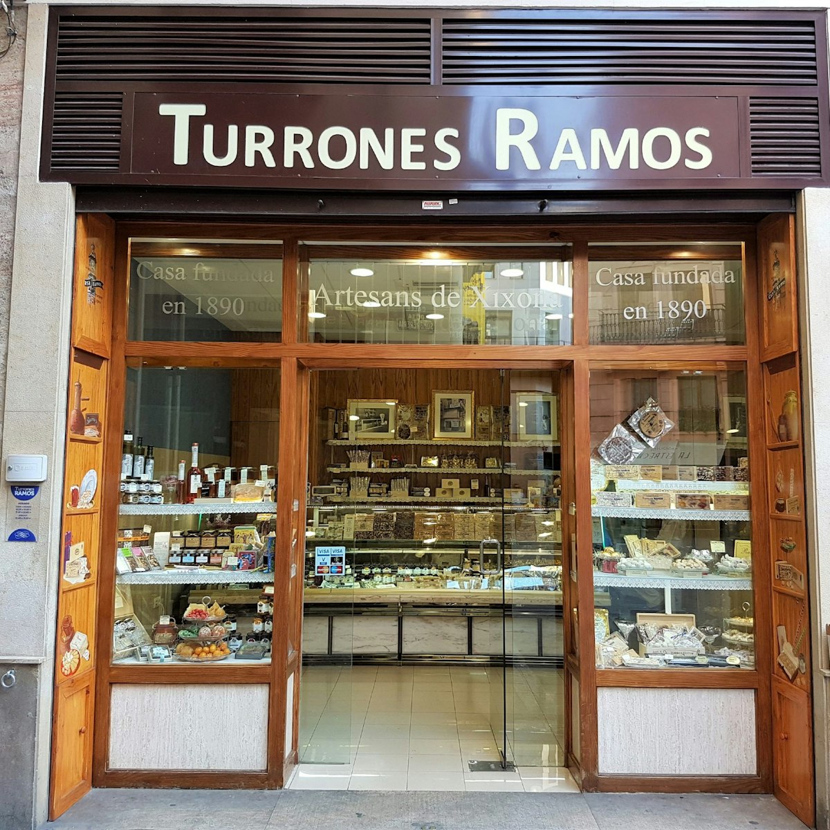 Entrance of Turrones Ramos pasticceria.