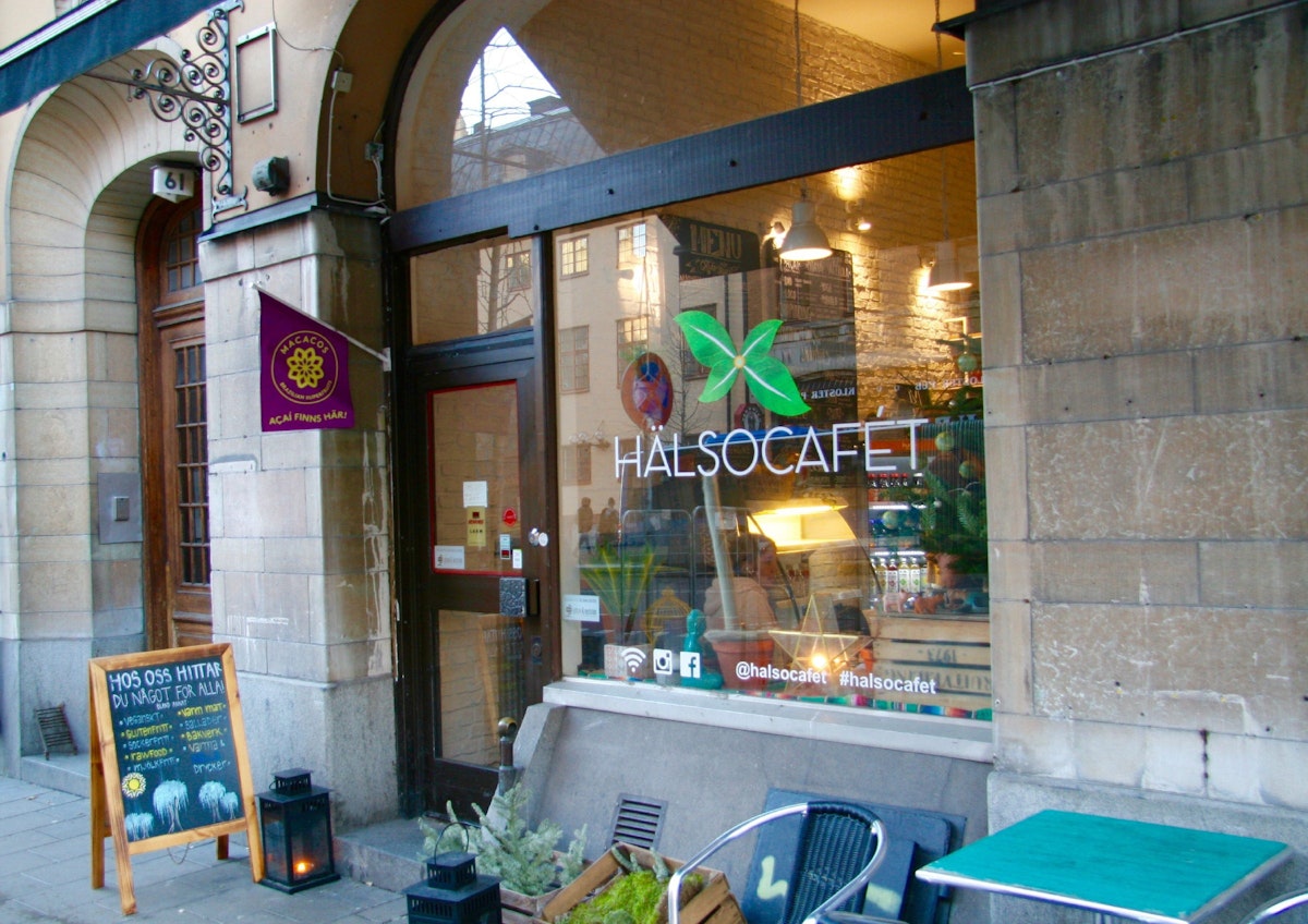 Outside view of Hälsöcafet facade