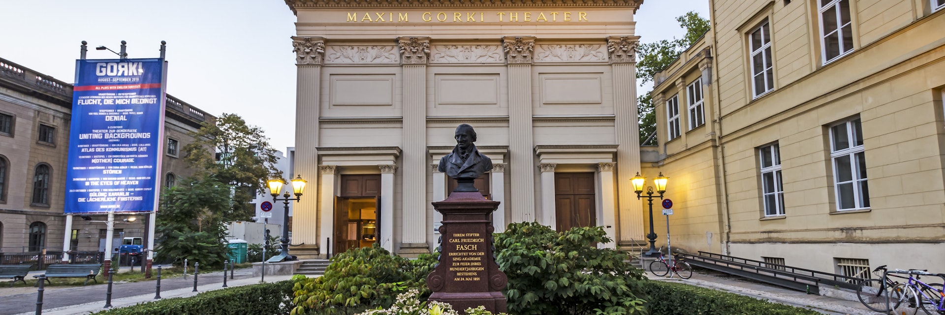 Maxim Gorki Theater, Theater