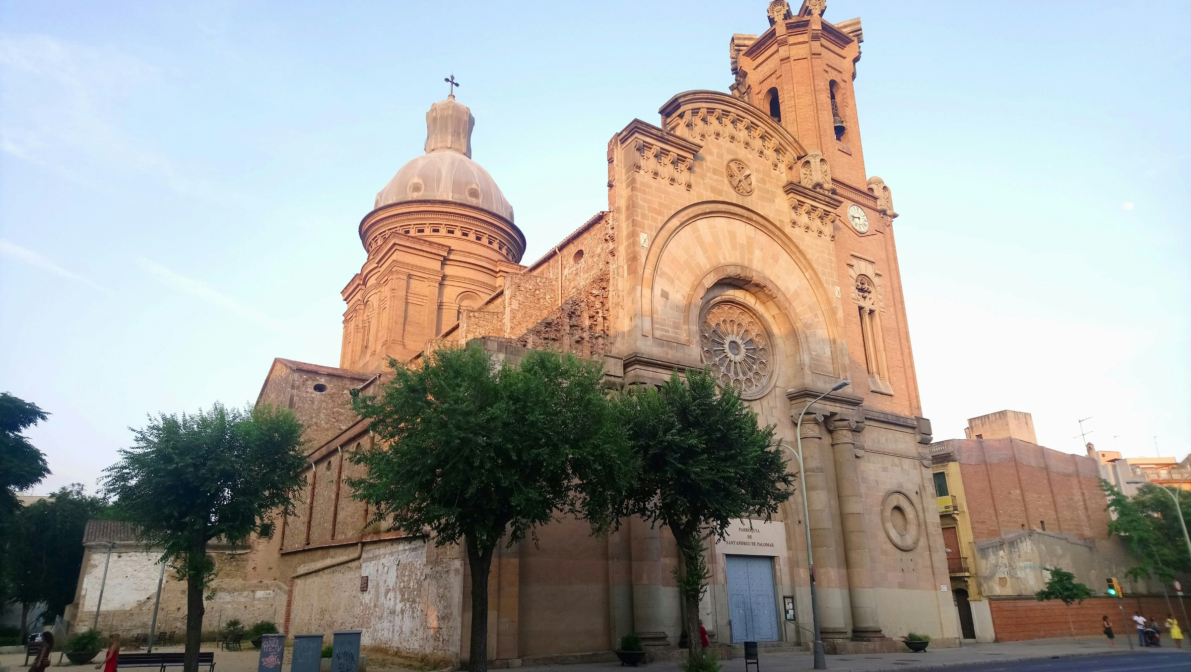Front of Parròquia de Sant Andreu de Palomar