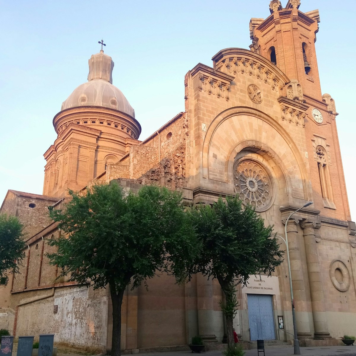 Front of Parròquia de Sant Andreu de Palomar