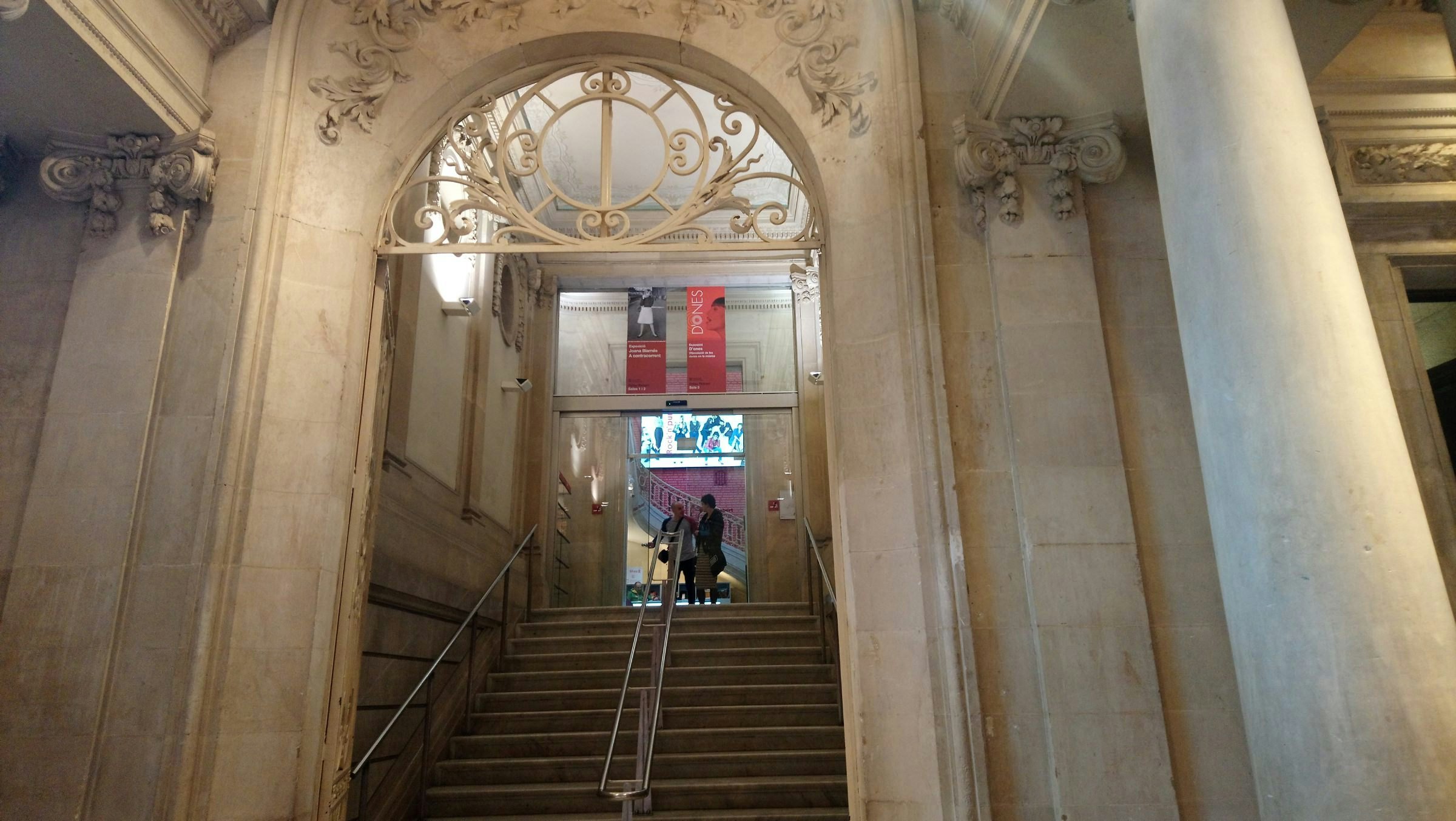 Inside the Palau Robert