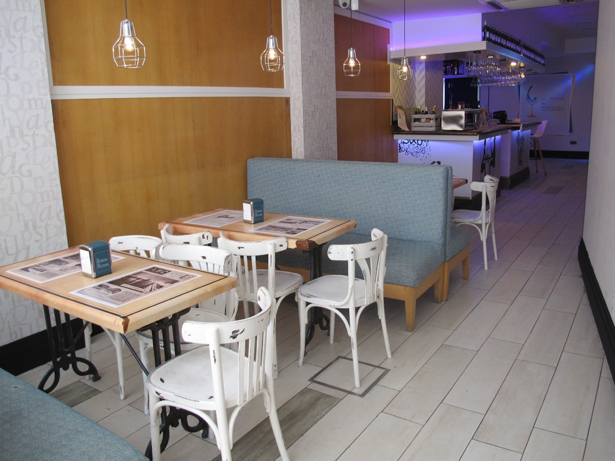 Cafe Prensa tables and chairs