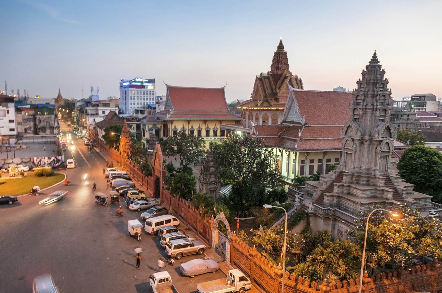 travel from phnom penh to siem reap