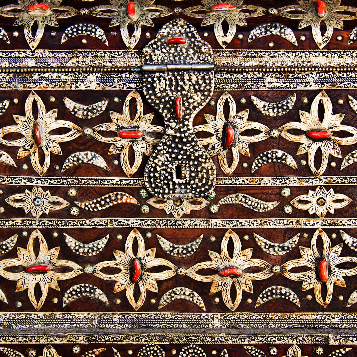 Detail from the traditional arabic jewellery box.; Shutterstock ID 151427267; Your name (First / Last): Josh Vogel; Project no. or GL code: 56530; Network activity no. or Cost Centre: Online-Design; Product or Project: LP.com Destination Galleries