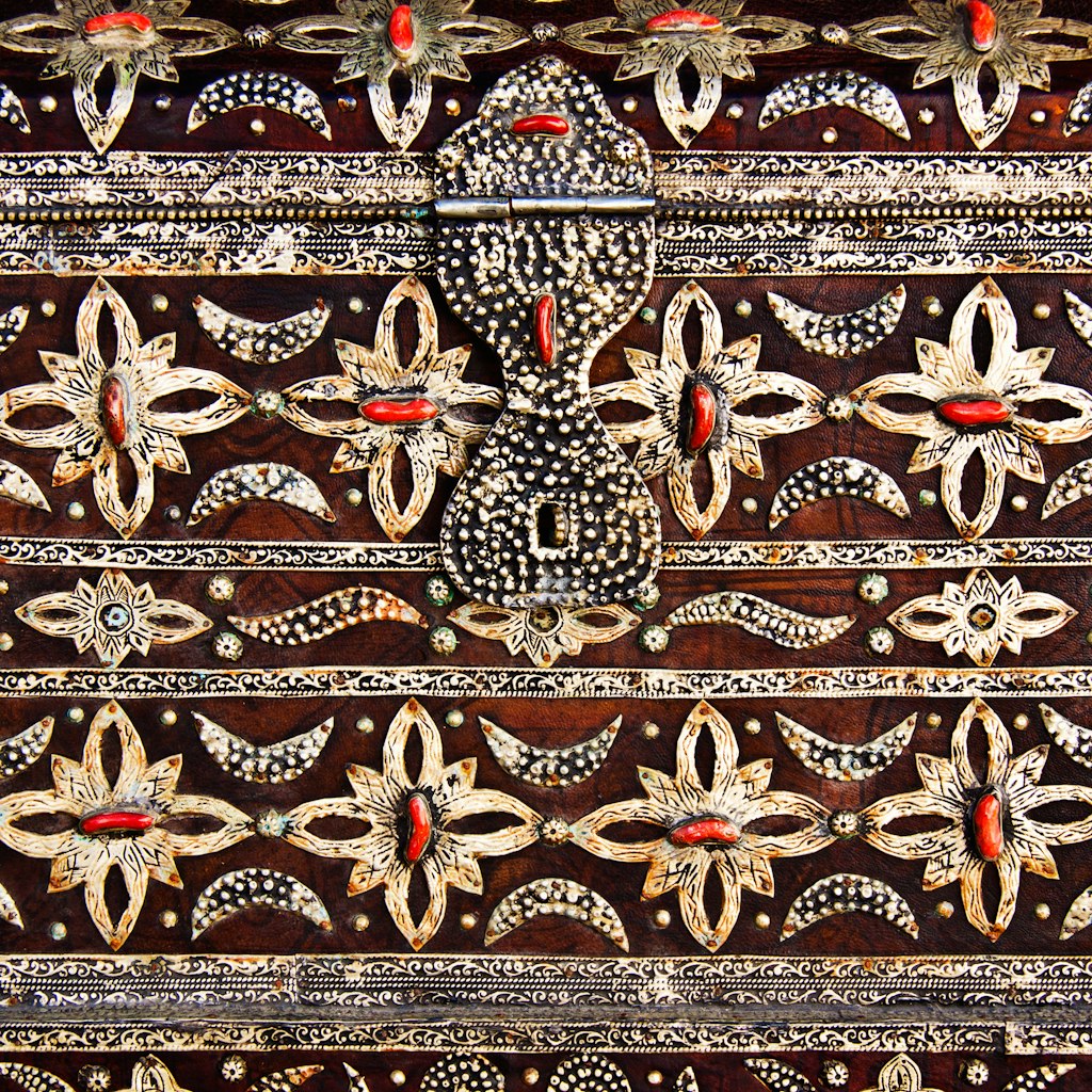 Detail from the traditional arabic jewellery box.; Shutterstock ID 151427267; Your name (First / Last): Josh Vogel; Project no. or GL code: 56530; Network activity no. or Cost Centre: Online-Design; Product or Project: LP.com Destination Galleries