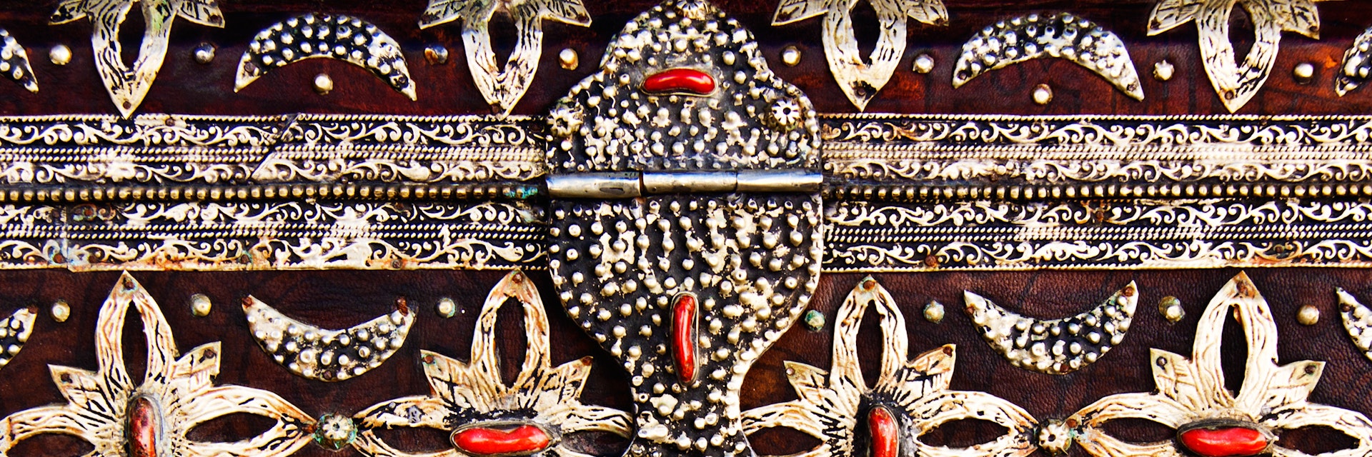 Detail from the traditional arabic jewellery box.; Shutterstock ID 151427267; Your name (First / Last): Josh Vogel; Project no. or GL code: 56530; Network activity no. or Cost Centre: Online-Design; Product or Project: LP.com Destination Galleries