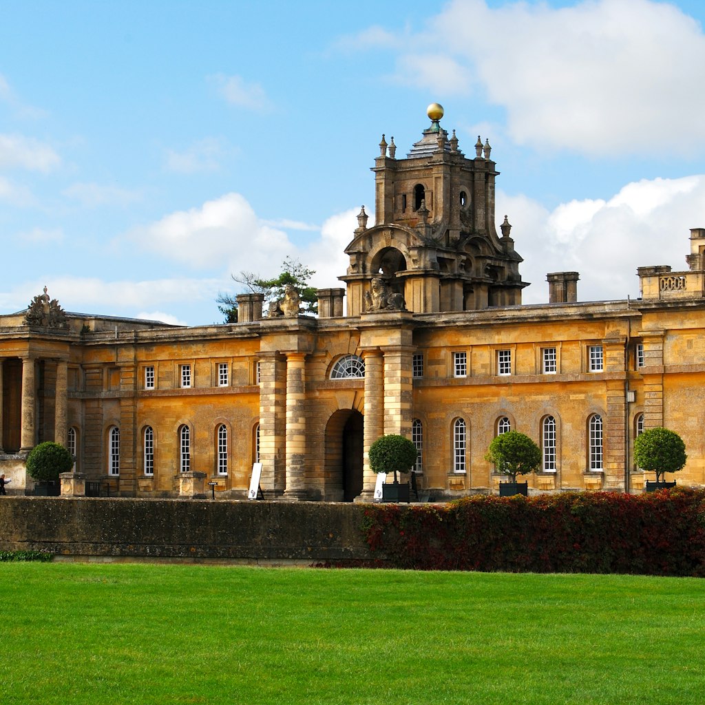 Blenheim Palace, UK - August 30, 2014: The Palace, the residence of the dukes of Marlborough, is a UNESCO World Heritage Site. ; Shutterstock ID 215696488; Your name (First / Last): Josh Vogel; Project no. or GL code: 56530; Network activity no. or Cost Centre: Online-Design; Product or Project: 65050/7529/Josh Vogel/LP.com Destination Galleries