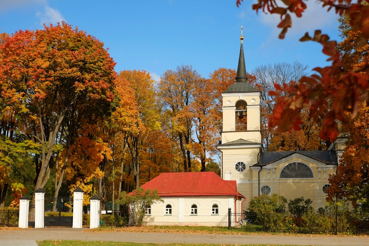 Church at the entrance to Museum-Reserve IS Turgenev "Spassky Lutovinovo." Russia. Orel region, Mtsensk District, the village Spasskoe- Lutovinovo; Shutterstock ID 221602441; Your name (First / Last): Josh Vogel; Project no. or GL code: 56530; Network activity no. or Cost Centre: Online-Design; Product or Project: 65050/7529/Josh Vogel/LP.com Destination Galleries