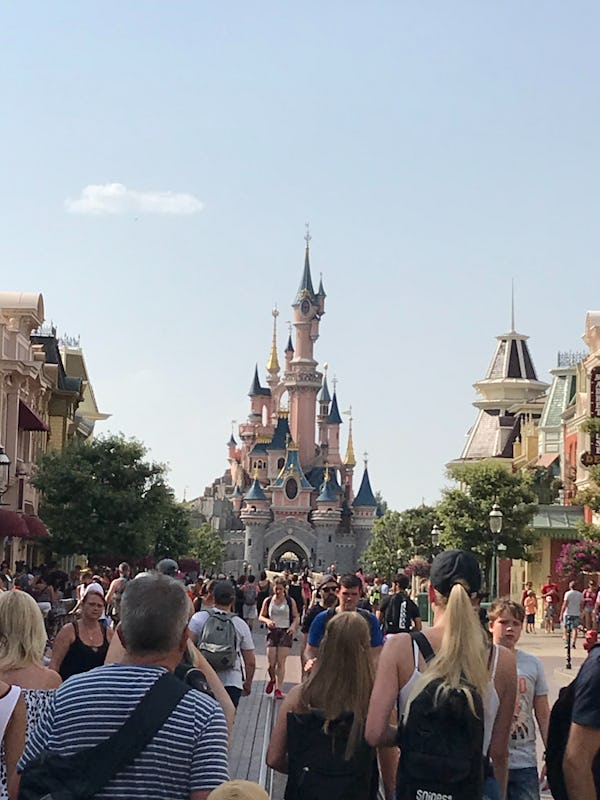 keuken Terminal Uitbreiden Spending diary: what my family of four spent on one day at Disneyland Paris  – Lonely Planet - Lonely Planet