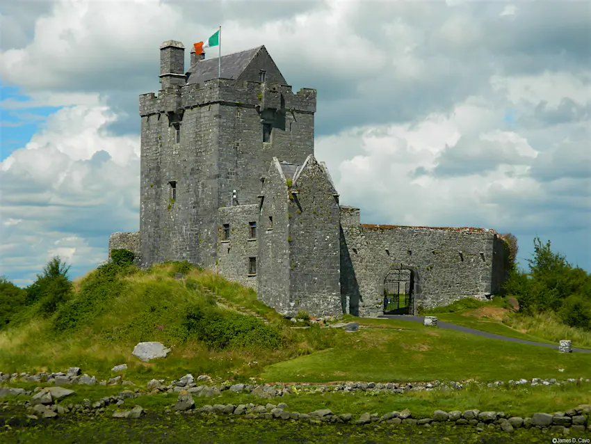 BTdunguaire-castle-07201414-204625.jpg The exterior of Dunguaire Castle in Ireland