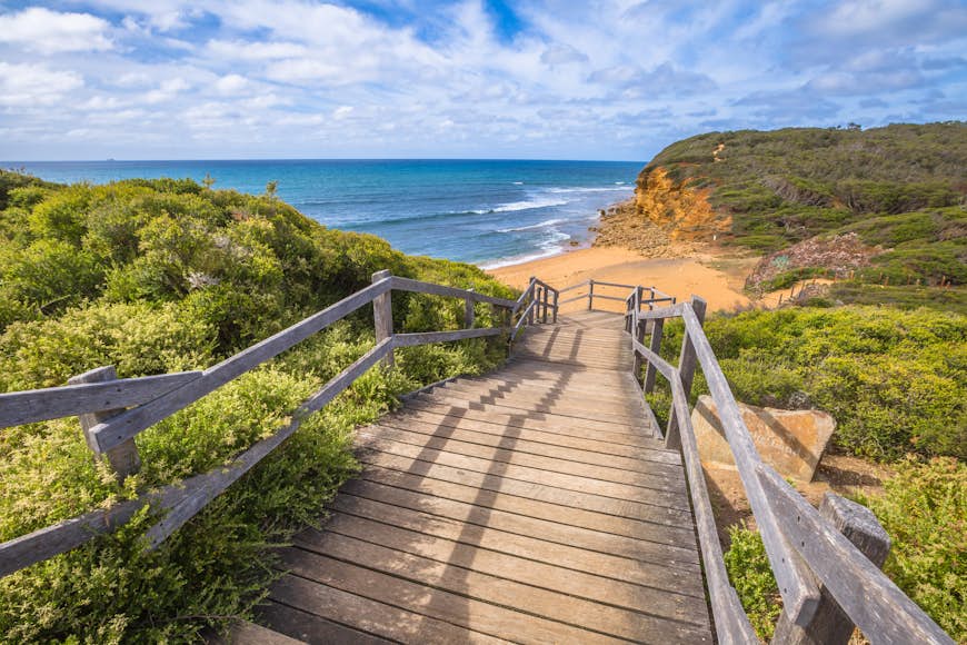 En gångväg till Bells Beach på Surf Coast of Victoria, Australien