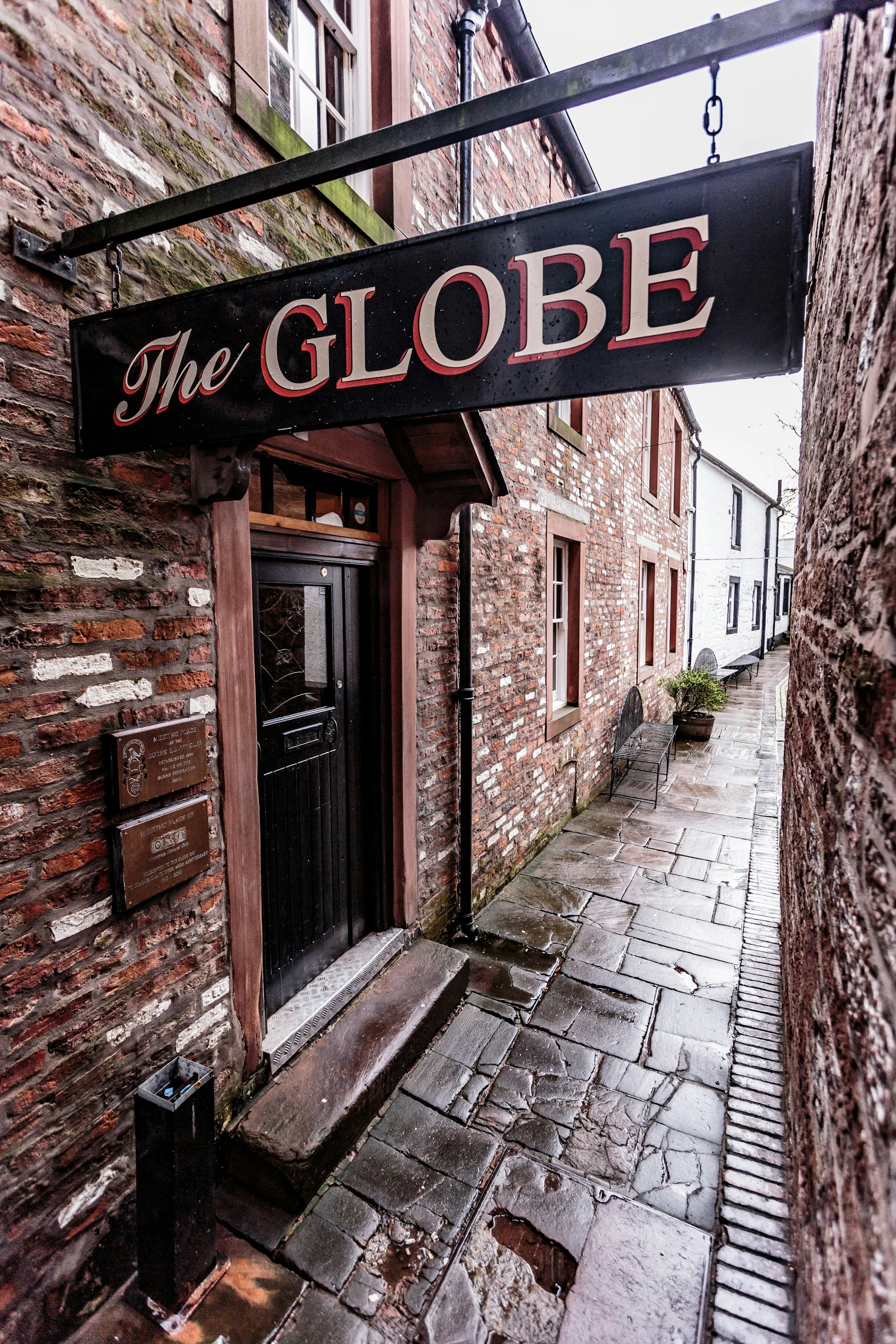 Flagstones wined towards the The Globe Inn which was Robert Burns’ favourite pub 