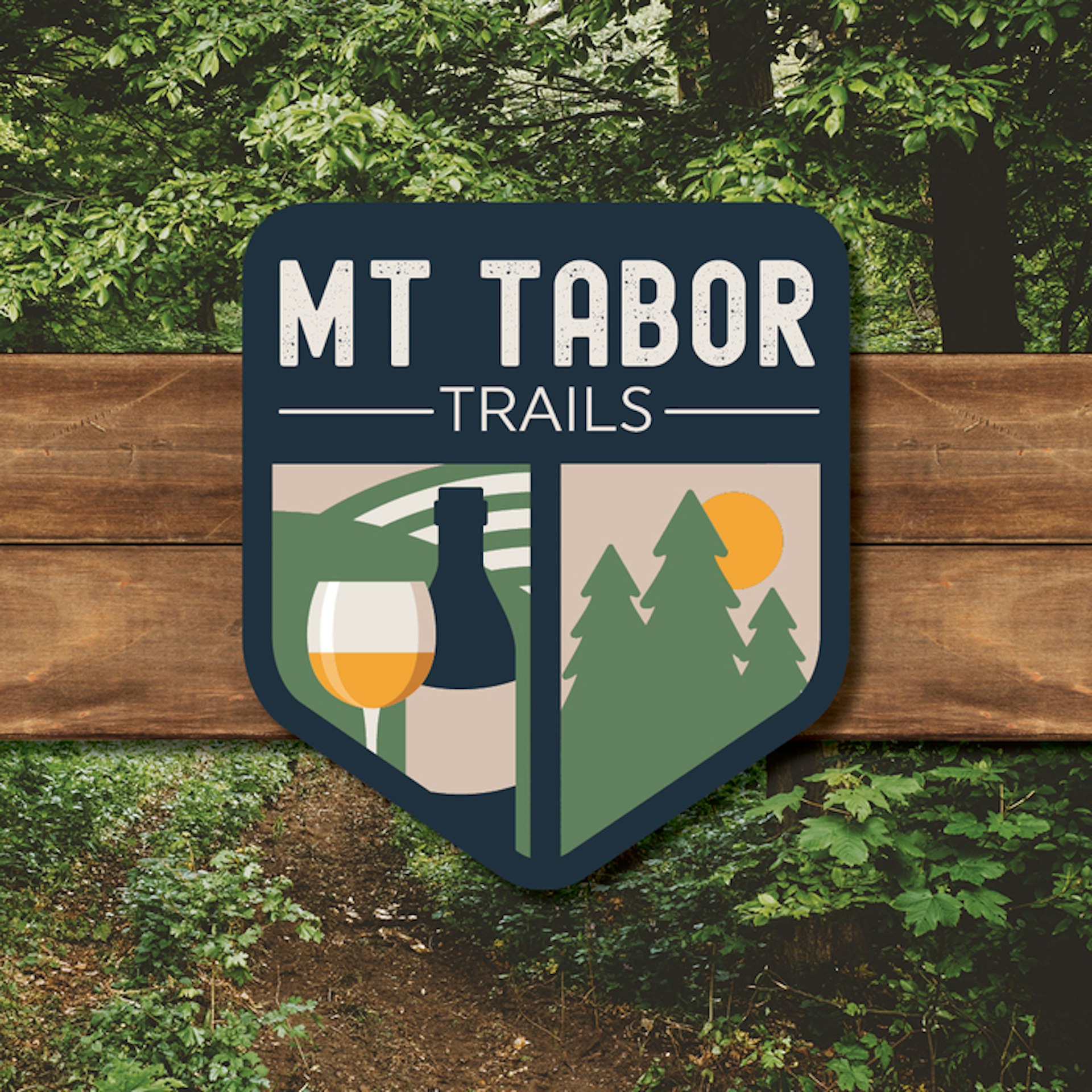 En teckenläsning "Mt Tabor Trails"