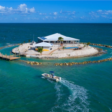 Friendsgiving Island 1_1.jpg