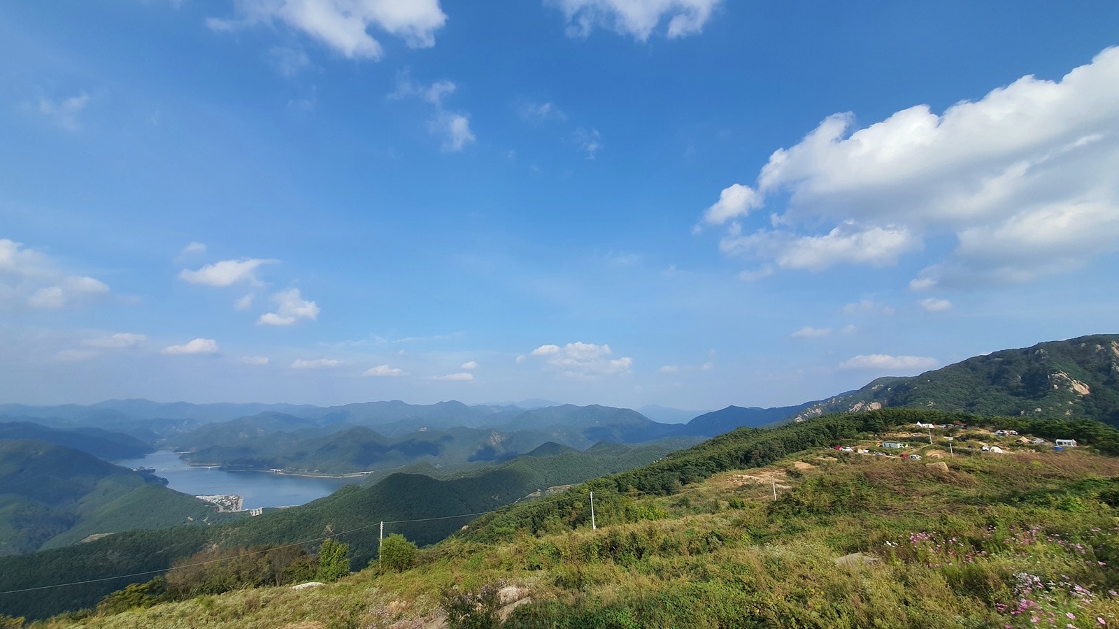 Gyeongsangbuk-do-Hwasan_Village_Gunwi_Dam.jpeg