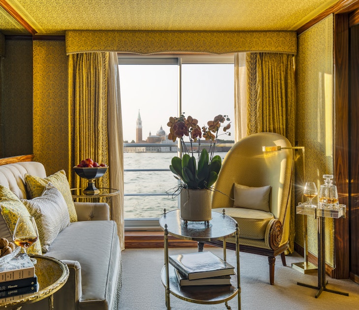 Luxury suite on the SS Venezia