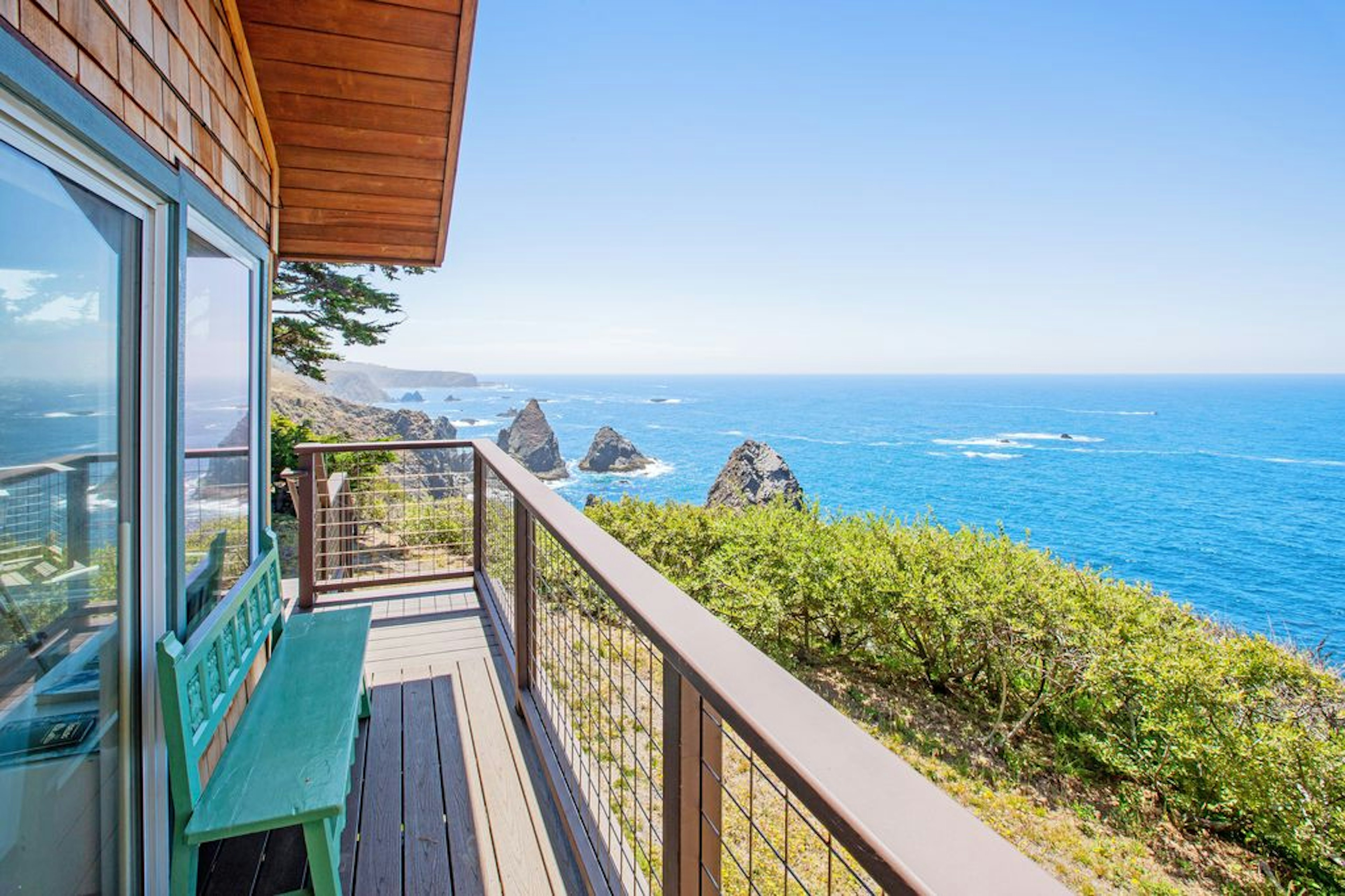 A deck overlooking the Pacific Ocean