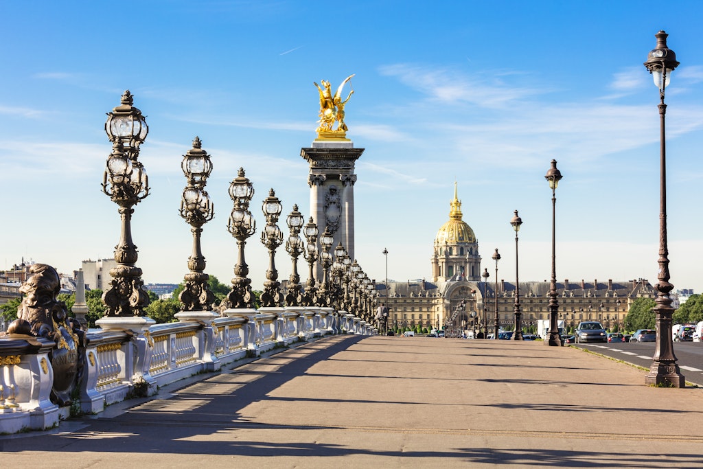 Emily in Paris: Discover where the Netflix series was filmed - Lonely ...