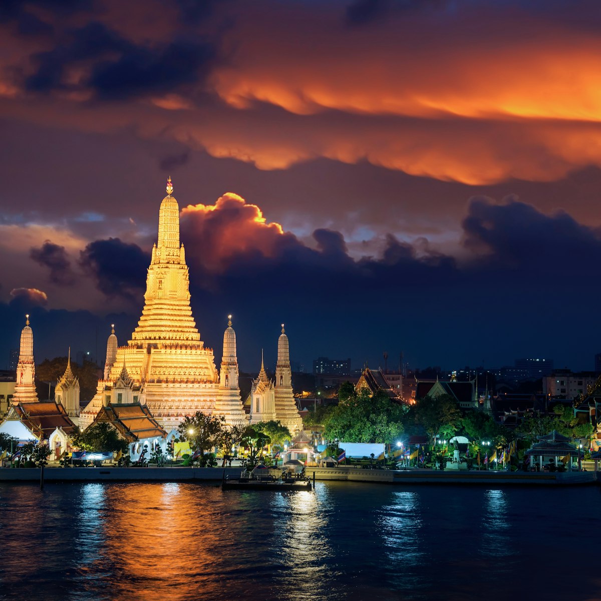 Wat Arun temple in Bangkok during sunset.