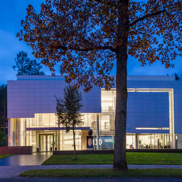 Germany, Baden-Wurttemburg, Baden-Baden, Museum Frieder Burda, modern art museum, exterior, dawn