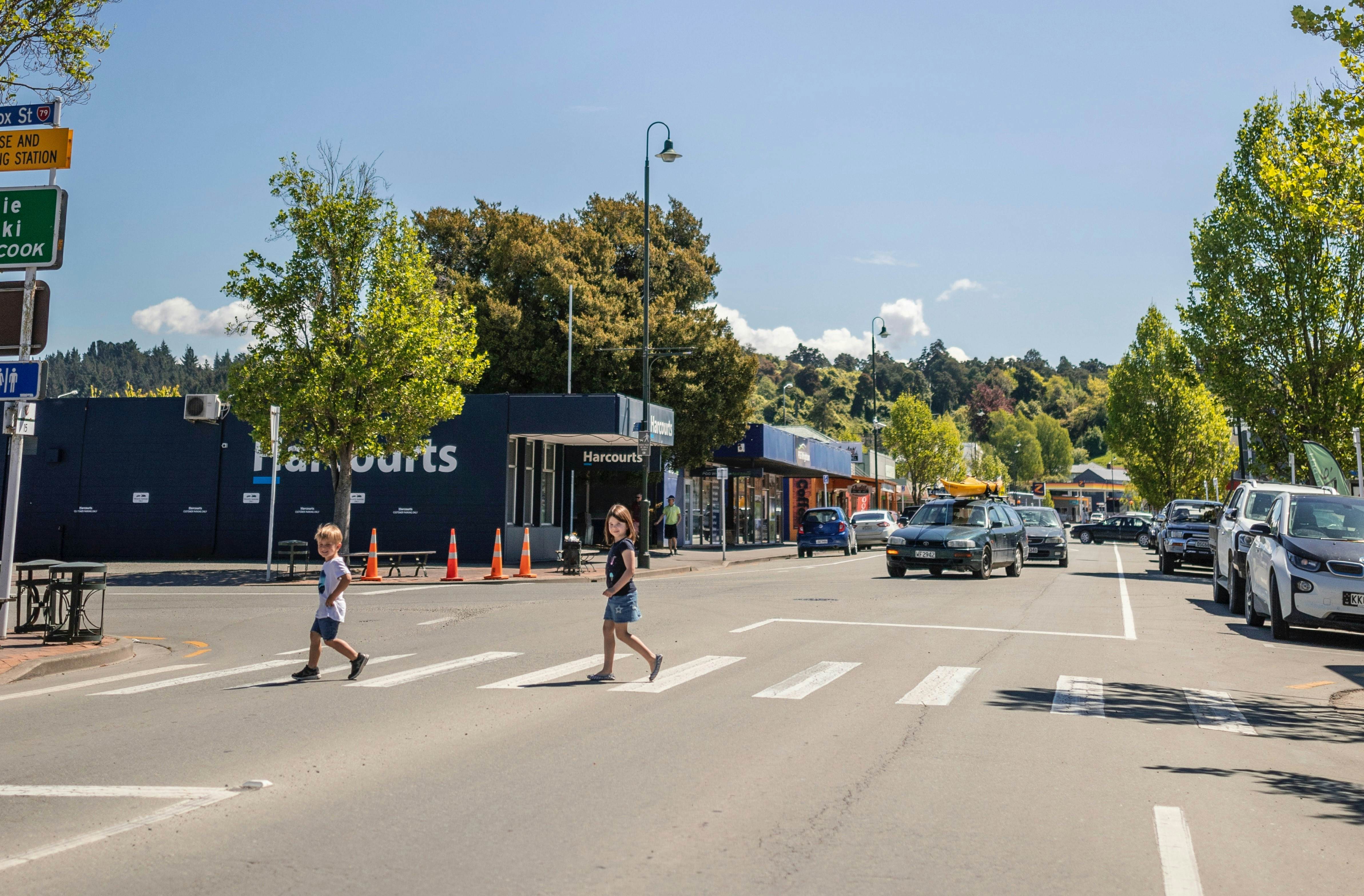 Geraldine travel New Zealand, Australia & Pacific Lonely