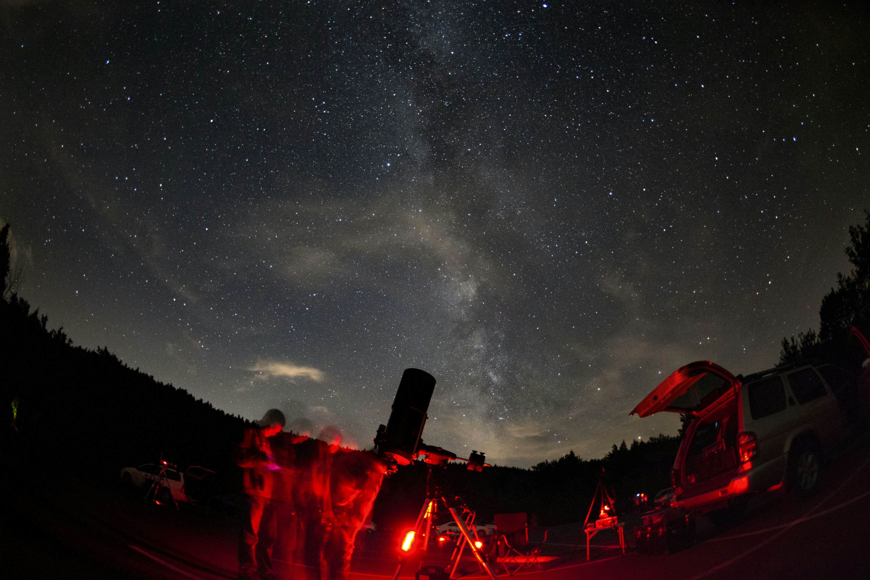 These 6 steps will have you stargazing from home in no time pic