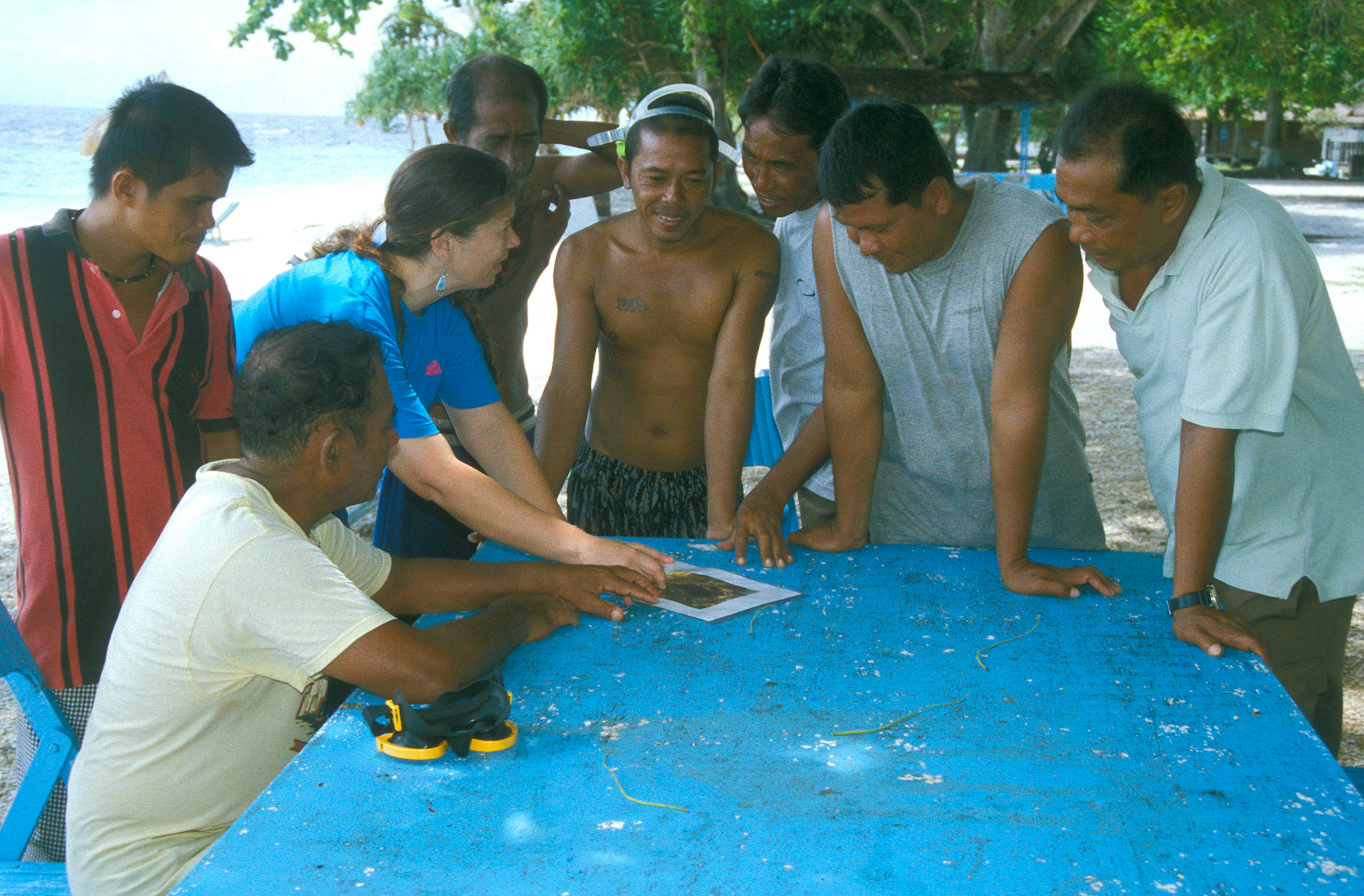 Amanda.Vincent.and.Fishers.Balicasag.Philippines.Photo.by.ACJ.Vincent.ProjectSeahorse.jpg