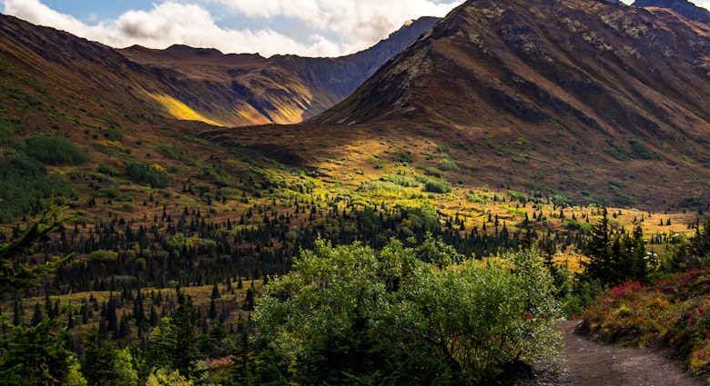 A overlook view of South Fork Eagle River valley and Hanging Valley in Chugach State Park, Alaska.