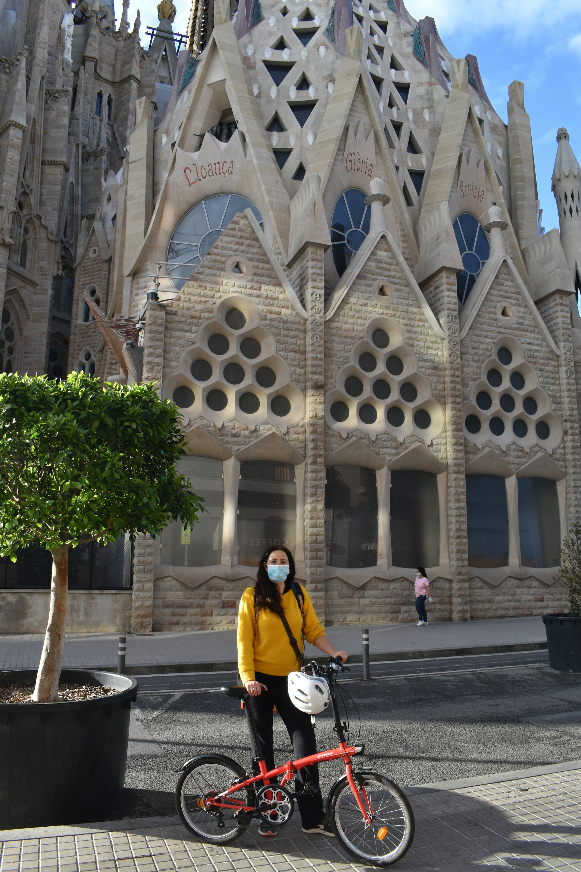 Esme outside Sagrada Familia (1).JPG