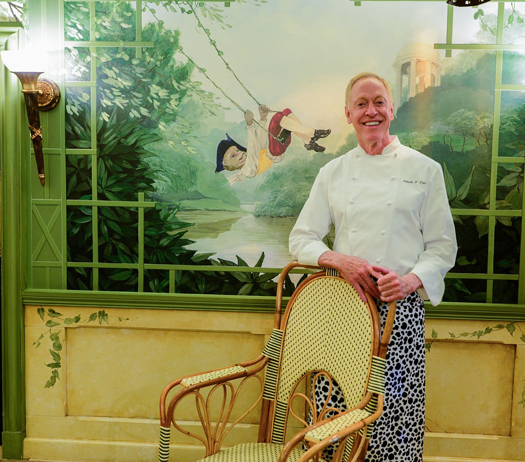 Dine with mannequins at this Virginia eatery Lonely