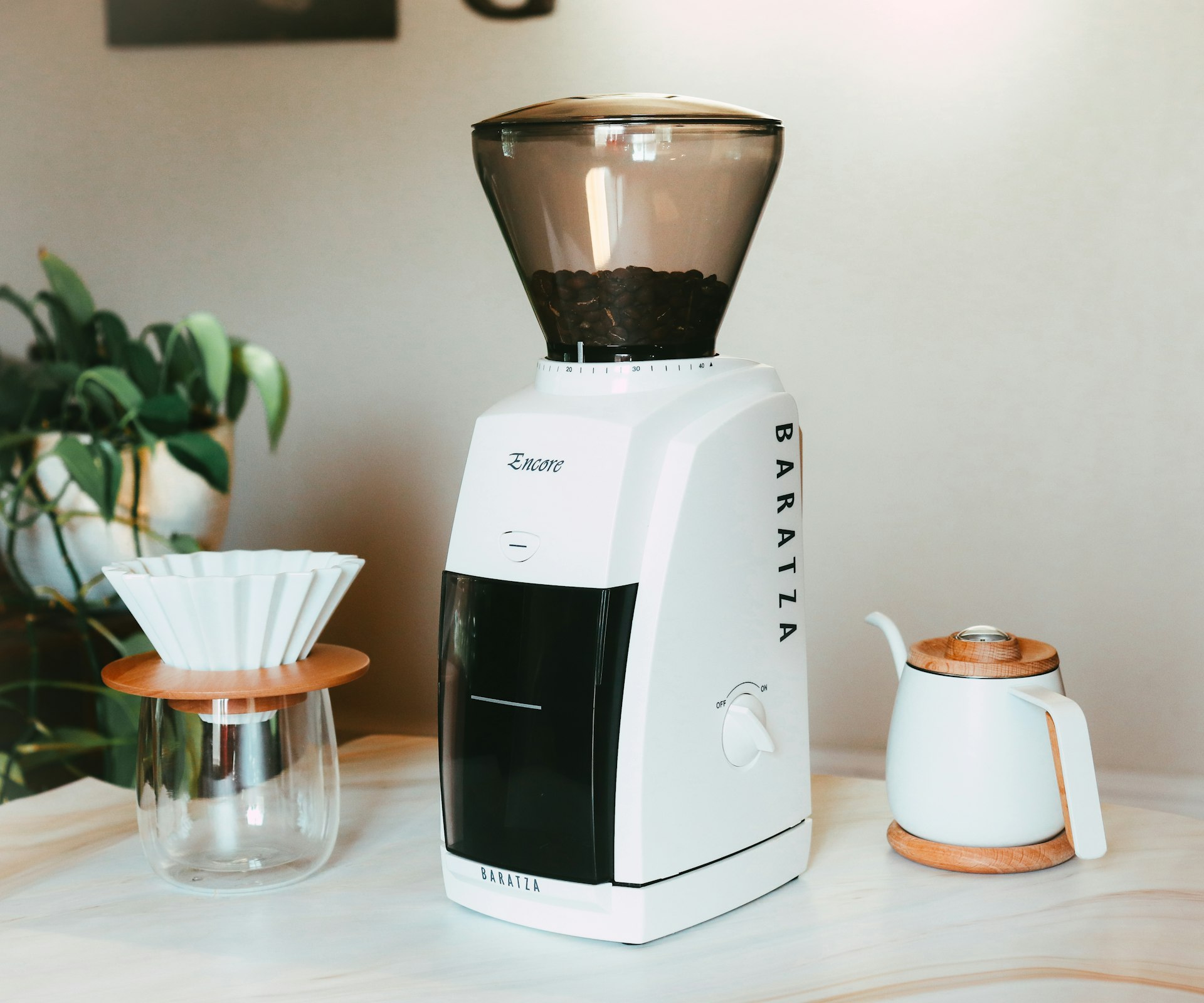 A product image of the Baratza Encore coffee bean grinder