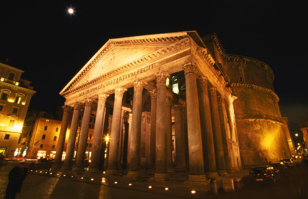 Full moon over Pantheon and portico.