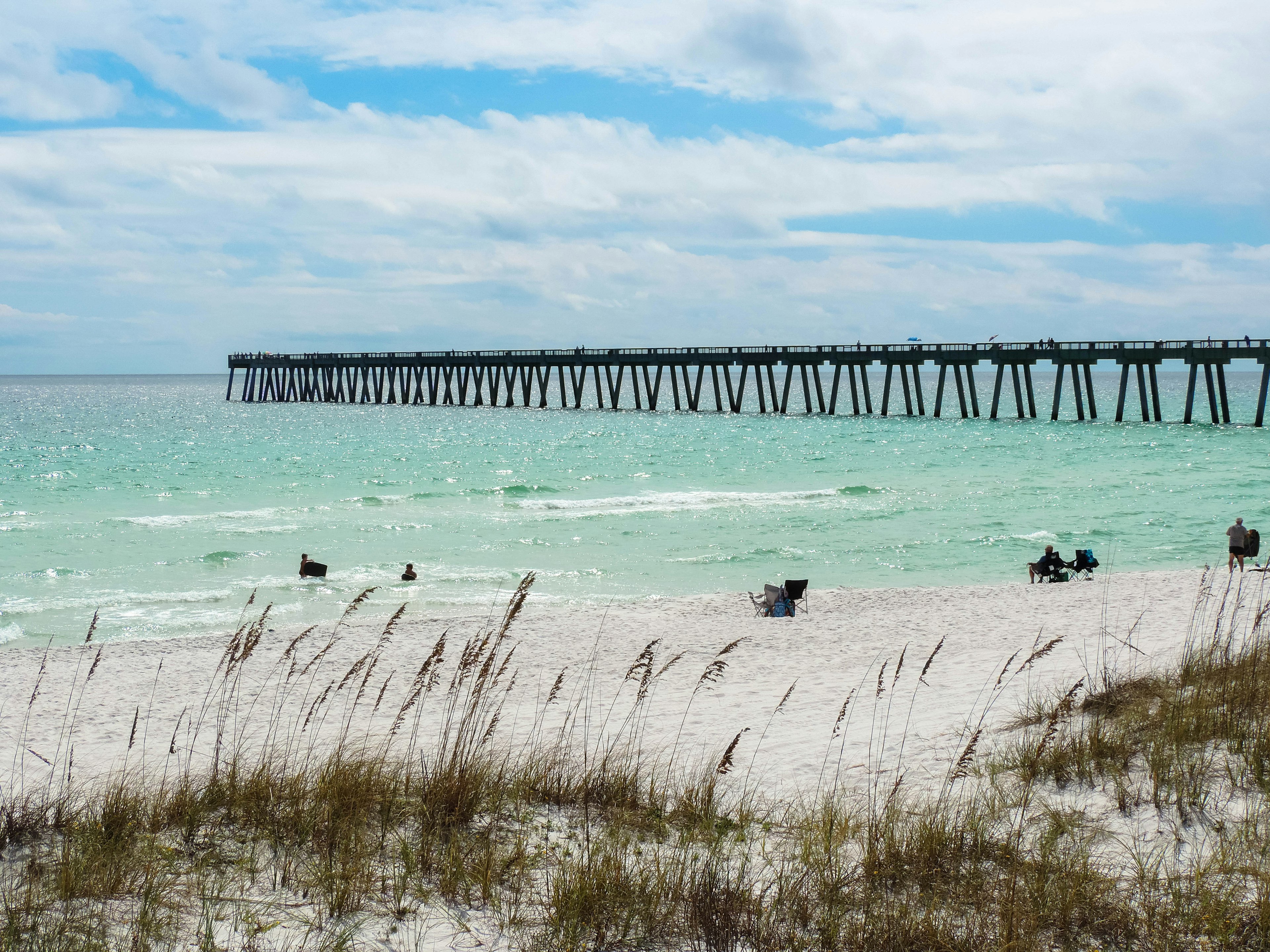 Long pier at Navarre Beach