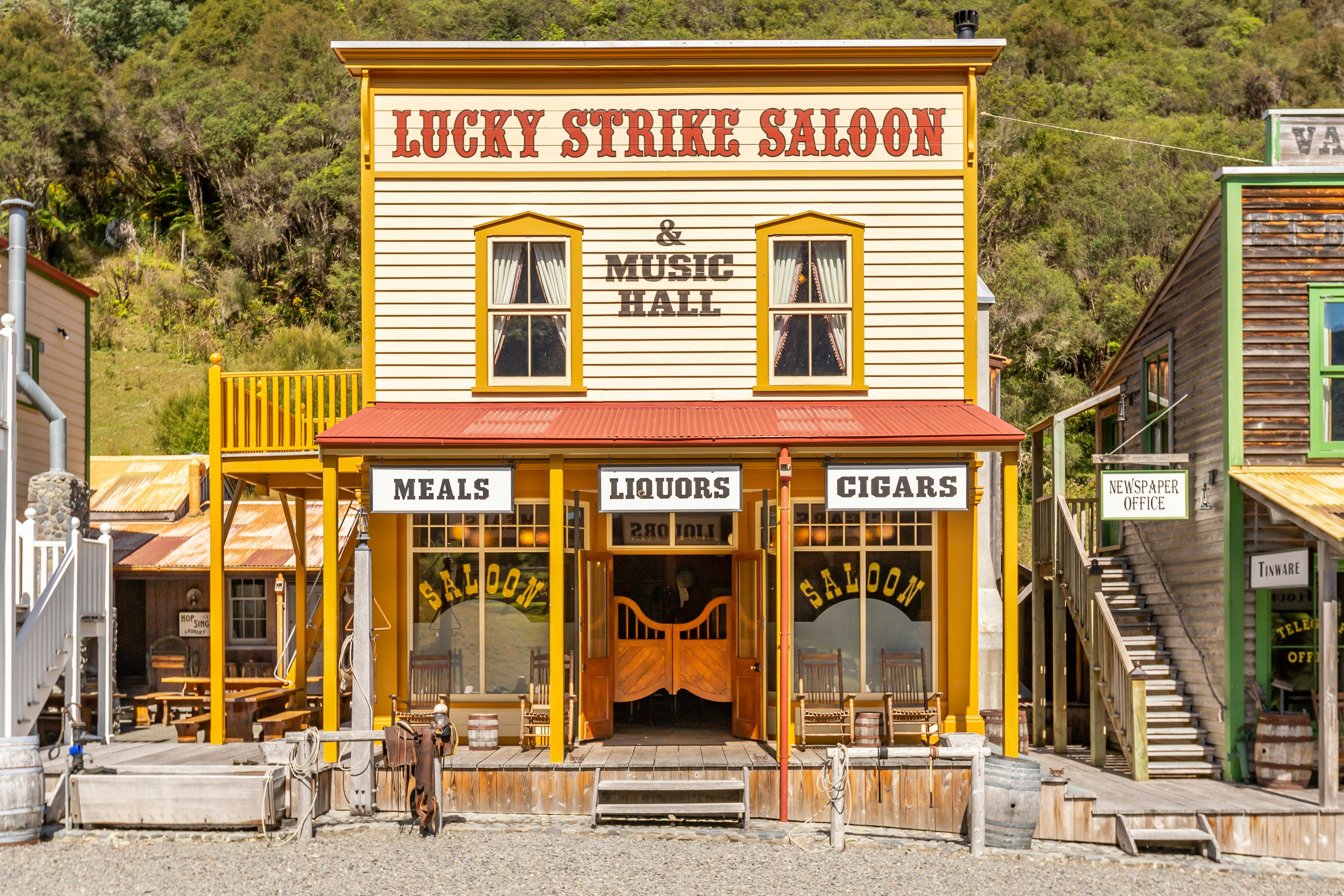 Mellonsfolly Saloon.jpg