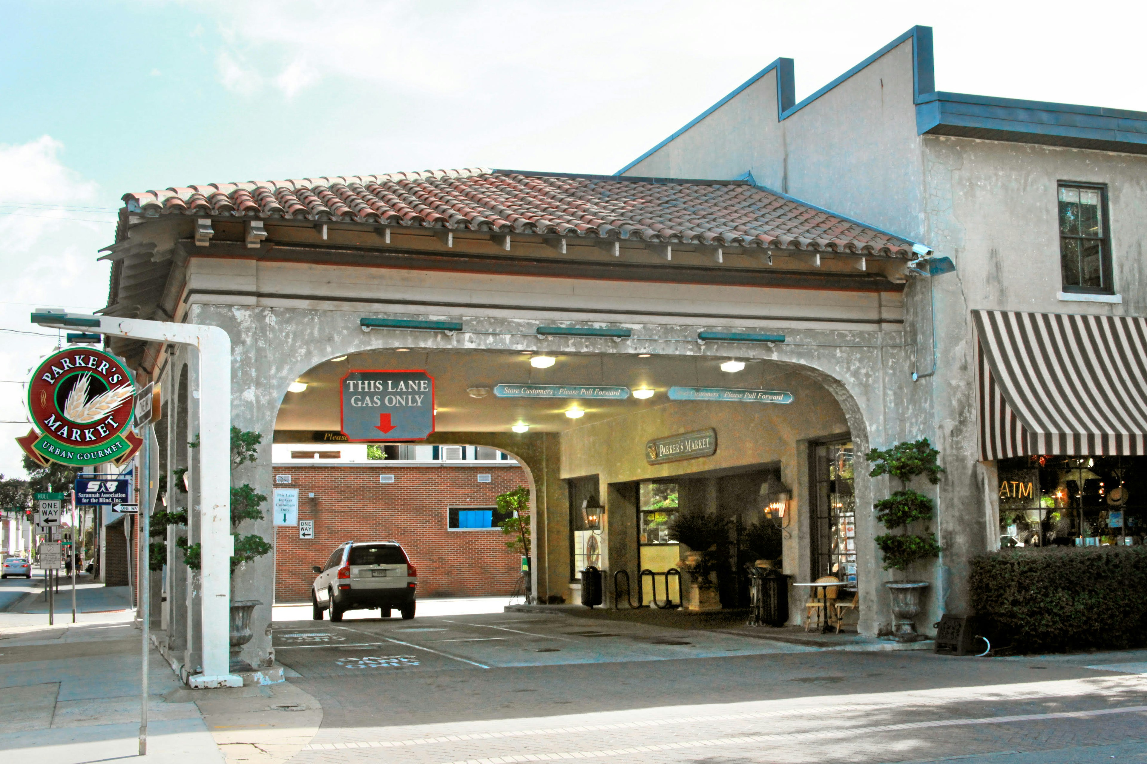 Parker's Market exterior photo.jpg