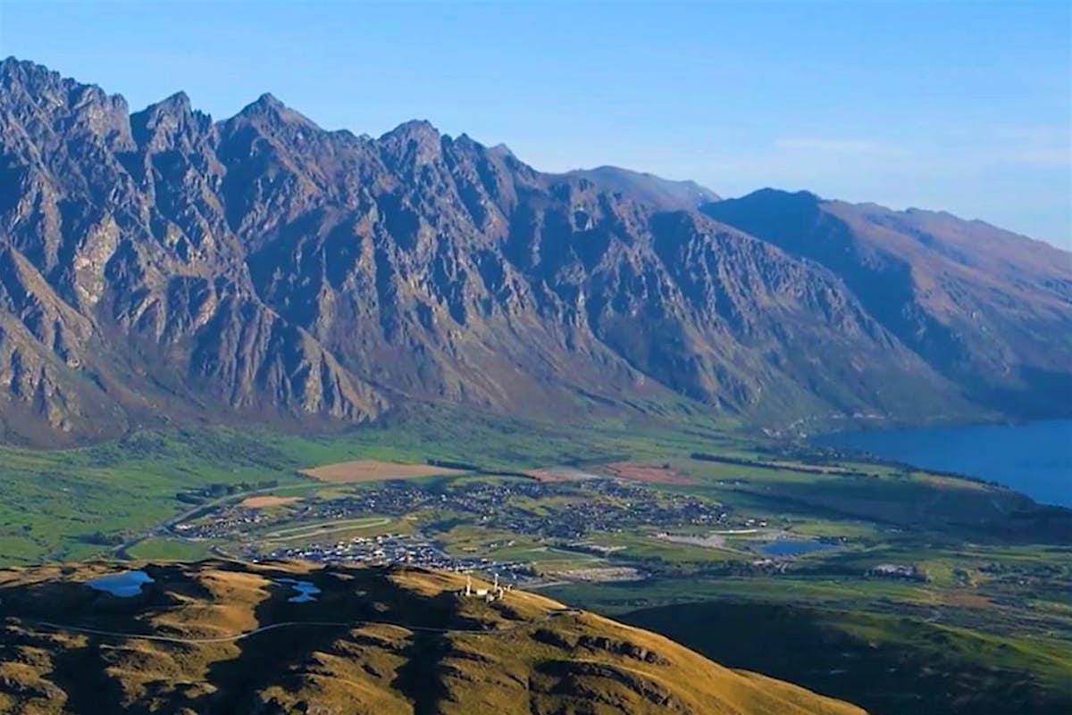 New Zealand couple hand over gorgeous stretch of land to the nation