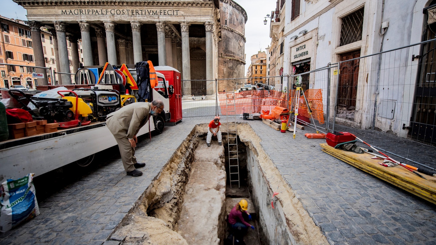 Rome, archaeological investigations following the opening of a hole in Piazza della Rotonda in front of the Pantheon have unearthed the ancient pavement of the imperial era. Pictured is the archaeological excavation site. (Photo by: Alessandro Serrano'/AGF/Universal Images Group via Getty Images)